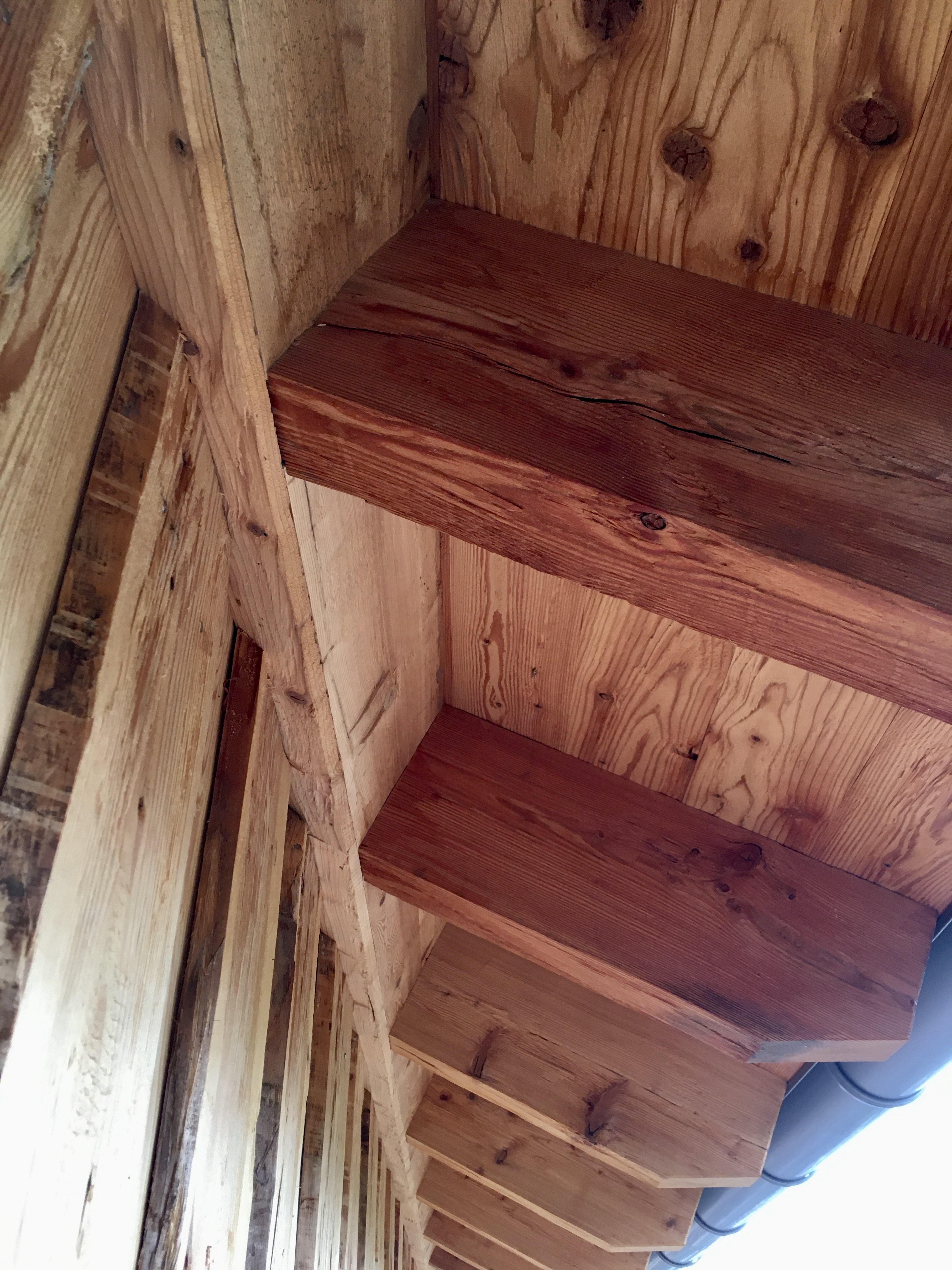 verkleidung-dachueberstand-holz-oder-kunststoff-paneele-382577-1.jpeg