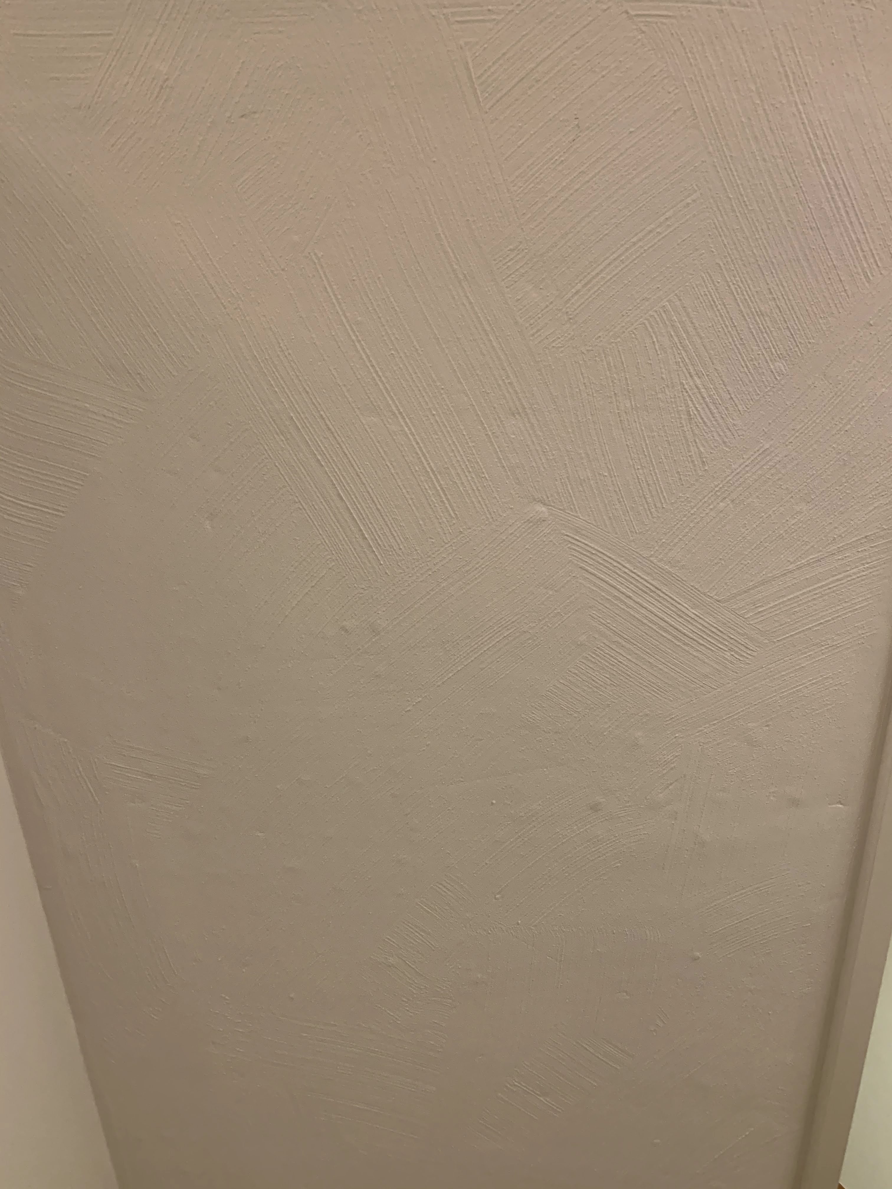 verputz-auf-der-unterseite-der-stahlbetontreppe-zeigt-blasen-402367-3.jpg