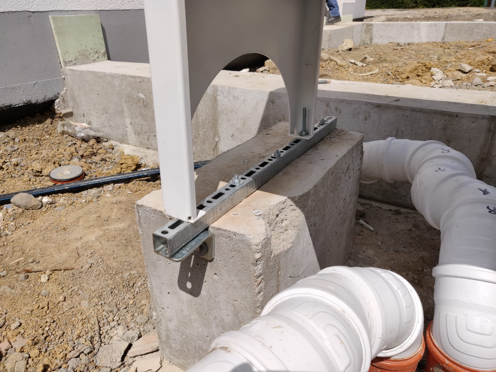 waermepumpen-fundament-zu-nahe-an-garage-reparatur-oder-neubau-266109-2.jpg