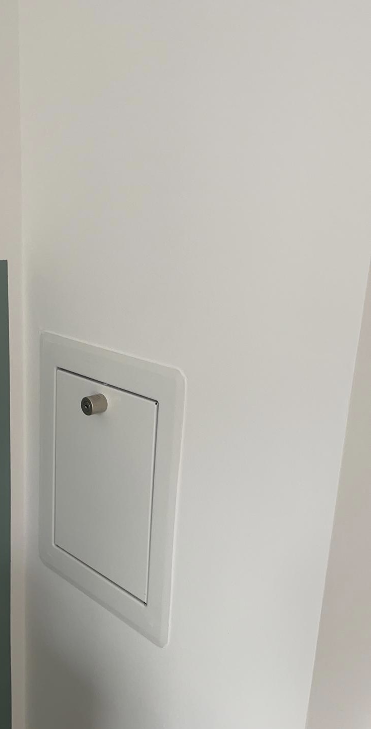 waescheabwurf-in-dusche-einbauen-499157-1.jpg