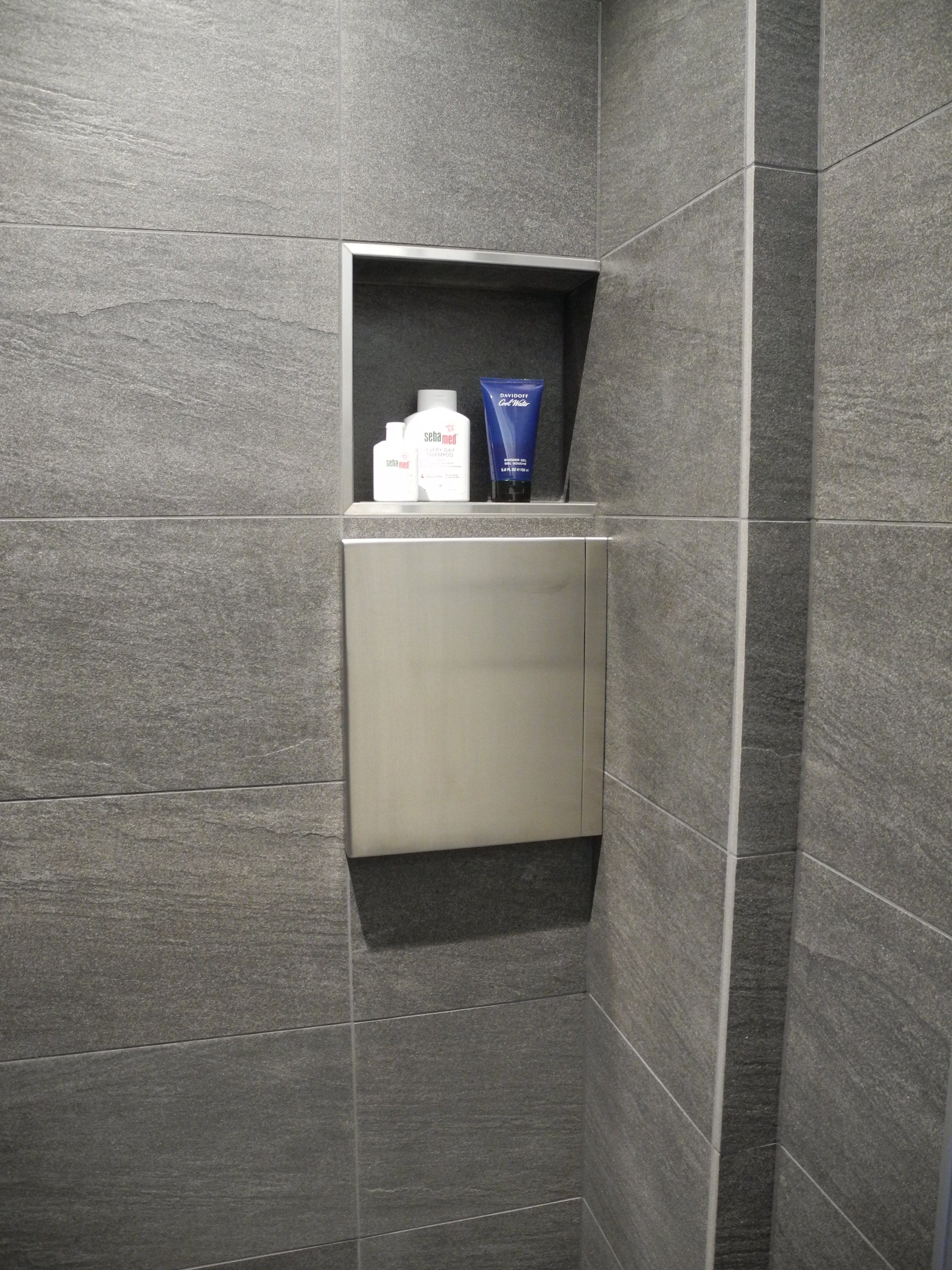 waescheabwurf-in-dusche-einbauen-499321-1.JPG