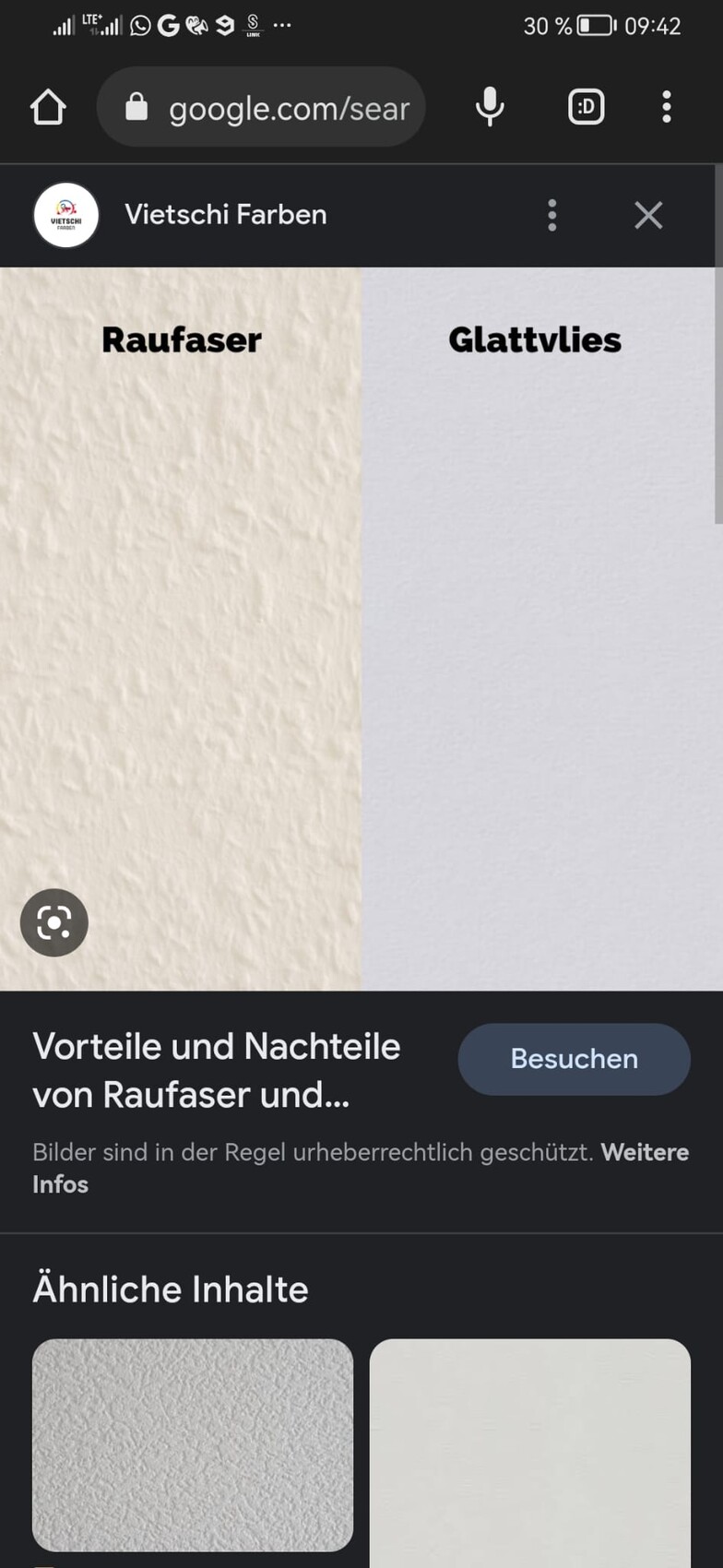 Zwei Wandoberflächen-Vergleich: links Raufaser, rechts Glattvlies.