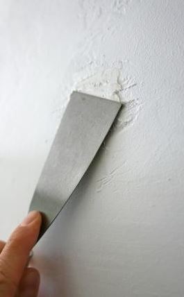 wandanstrich-farbe-punktuell-ausbessern-tipps-und-tricks-471279-1.JPG