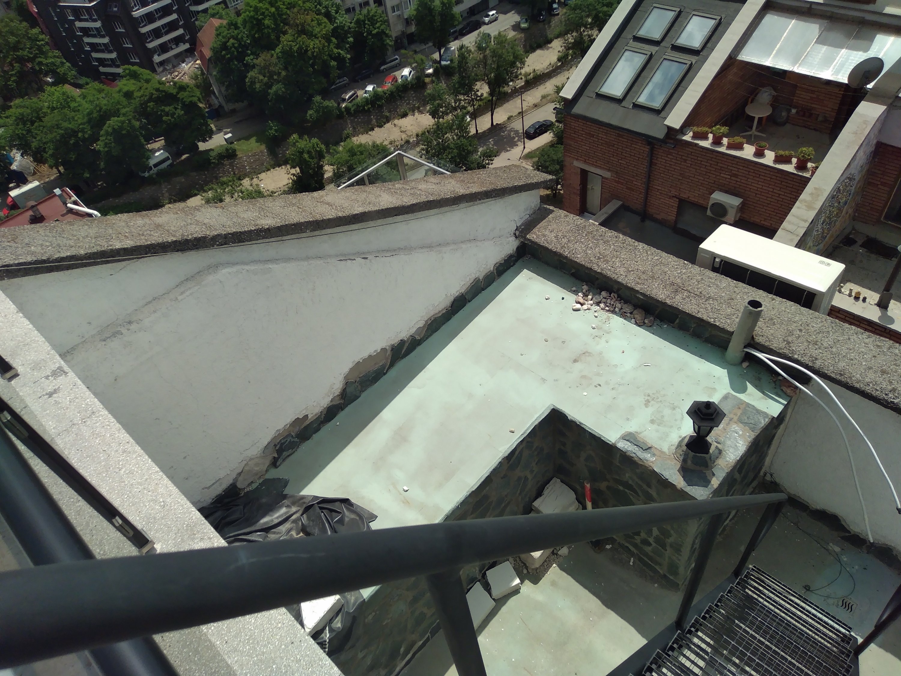 warm-und-kaltwasser-verlegen-auf-dachterrasse-frostschutz-261704-3.jpg