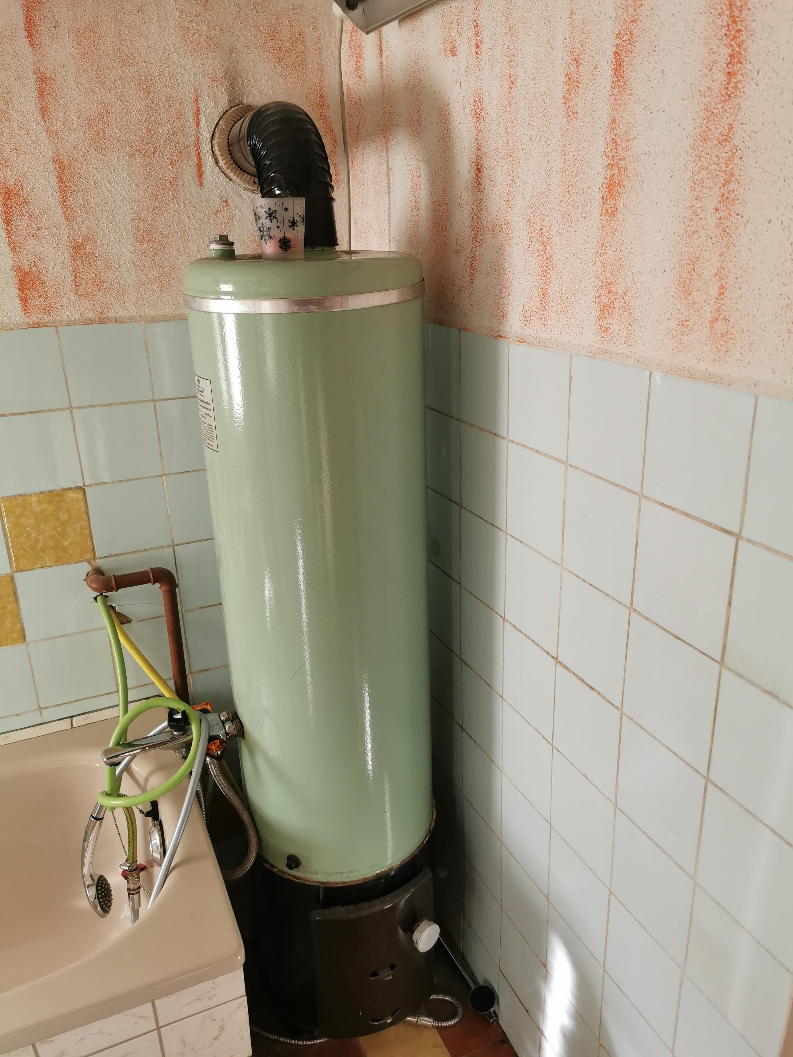warmwasserboiler-100l-ohne-ausdehnungsbehaelter-installieren-375782-1.jpg