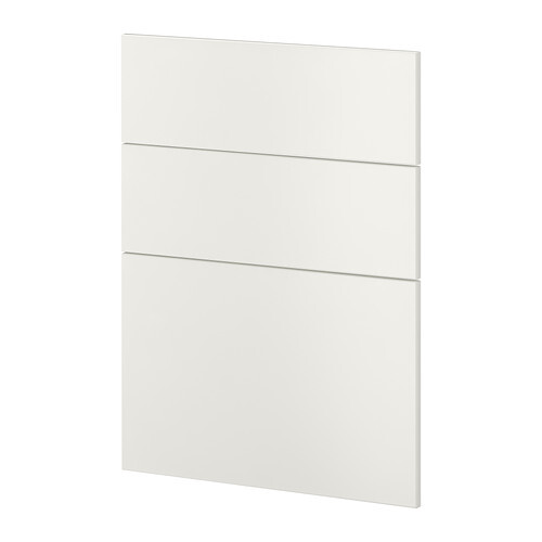 Weißer dreigeteilter Hängeschrank mit drei horizontalen Fronten, grifflos, Wandmontage.