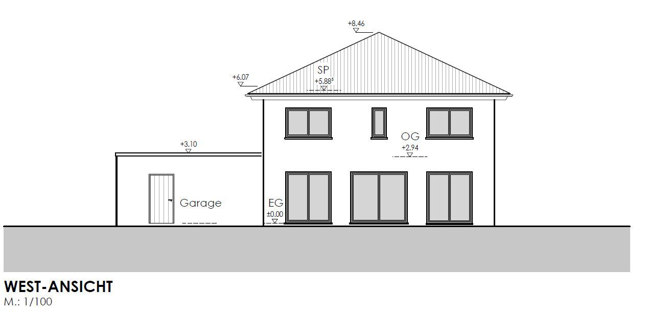 Westansicht eines zweistöckigen Hauses mit Garage links, Pultdach und großen Fenstern.