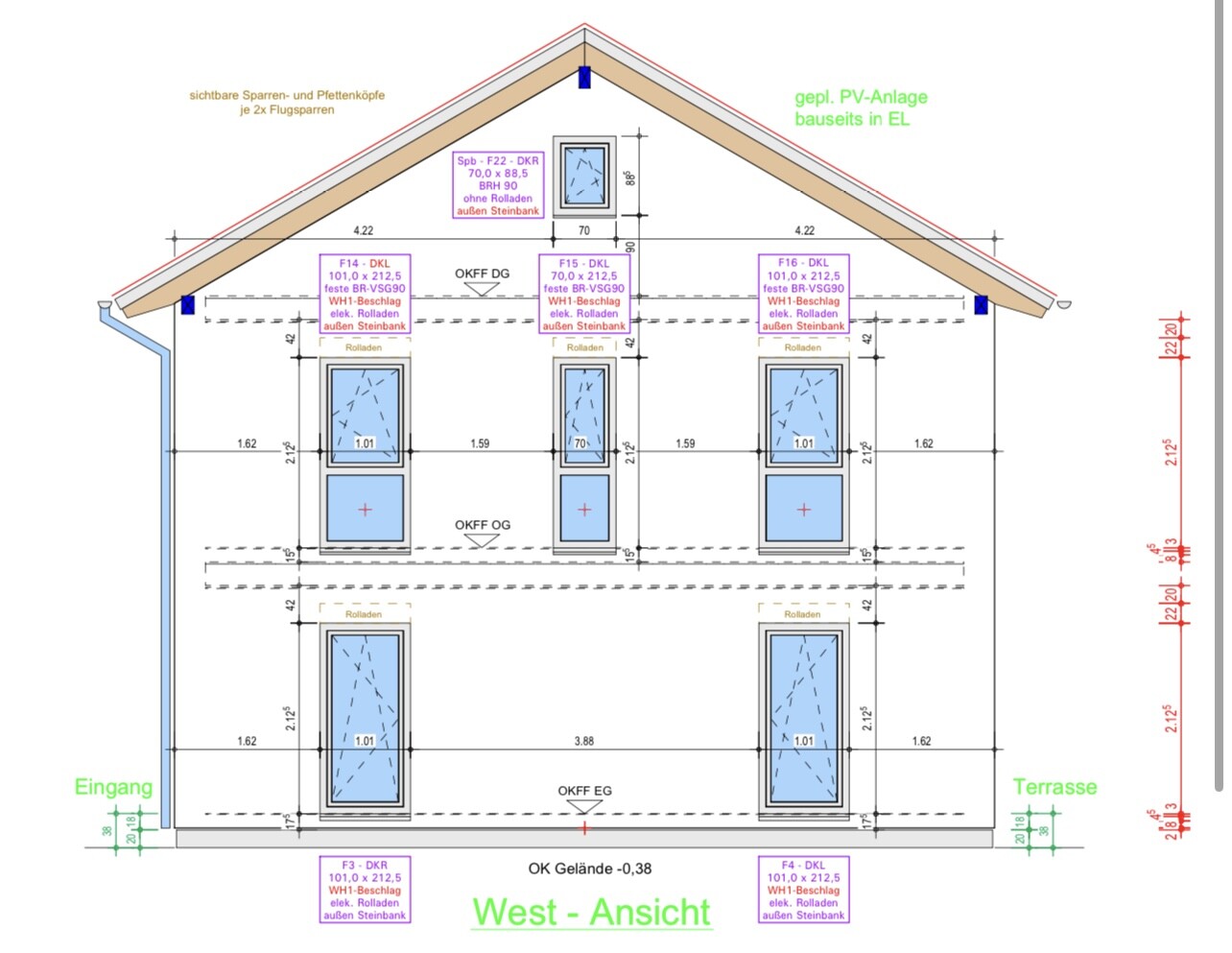 Westansicht eines zweistöckigen Hauses mit Dachstuhl, Fenstern, Eingang und Terrasse.