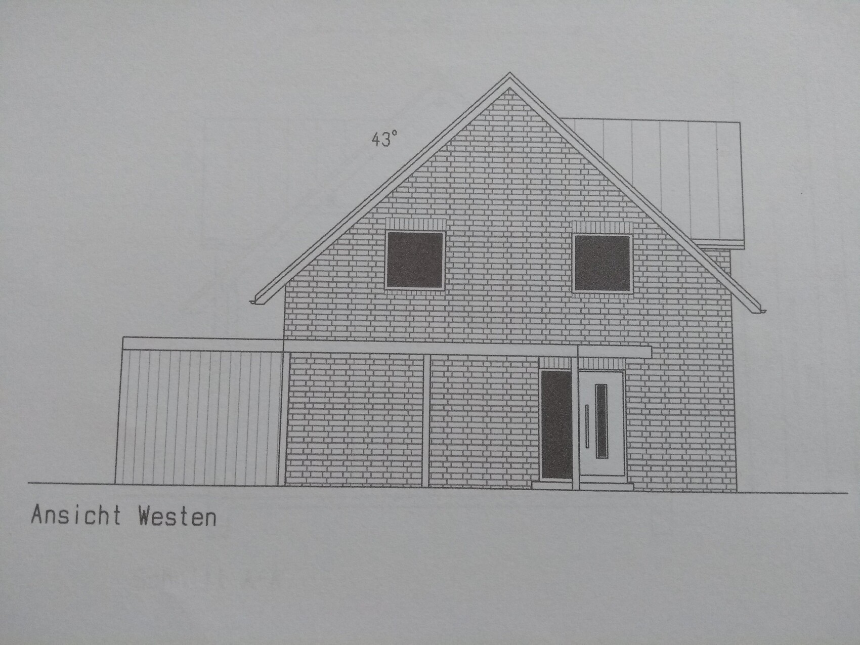 Westansicht eines zweigeschossigen Backsteinhauses mit Satteldach, Tür und Garage