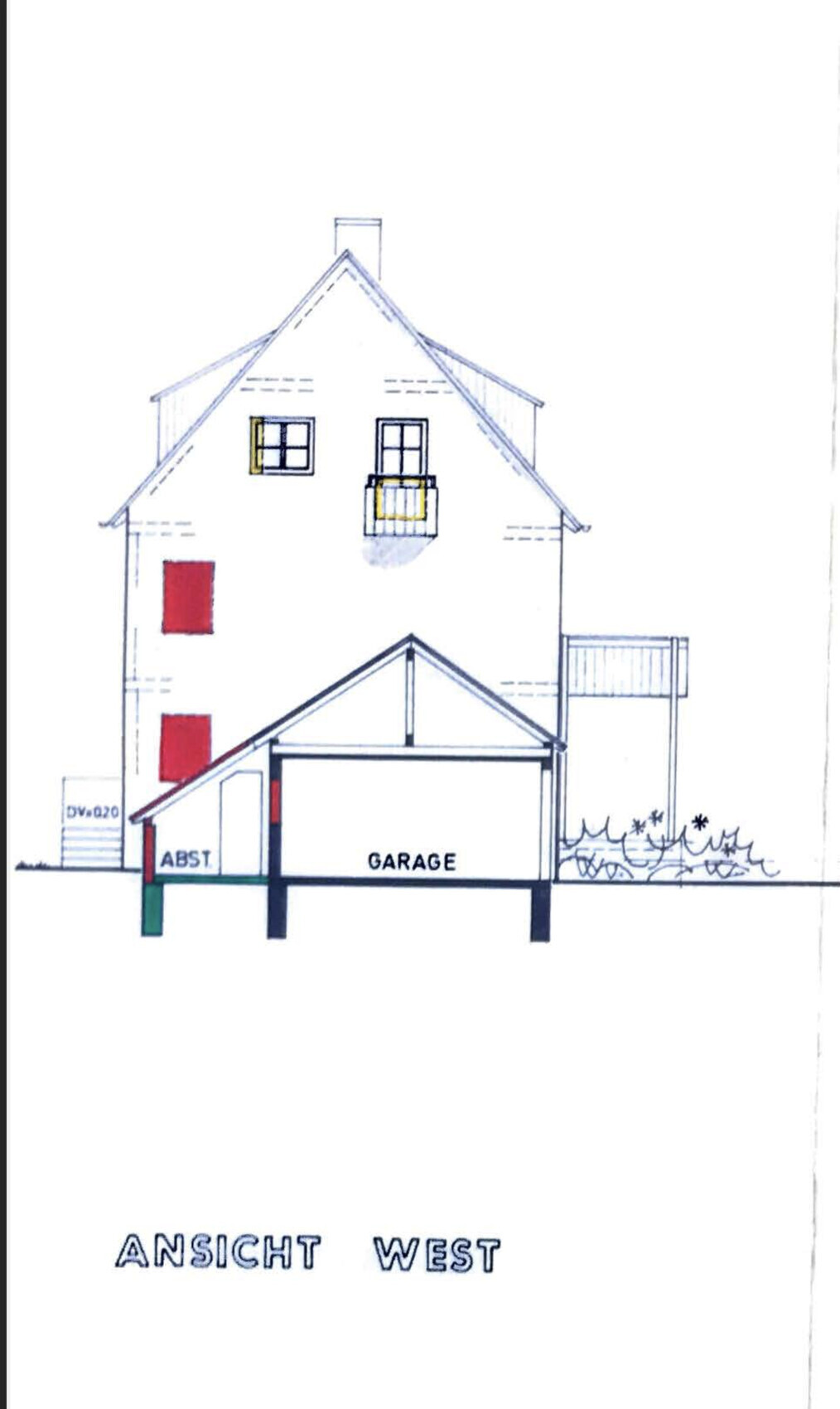 Westansicht eines mehrstöckigen Hauses mit Garage, Fenstern und Balkon.