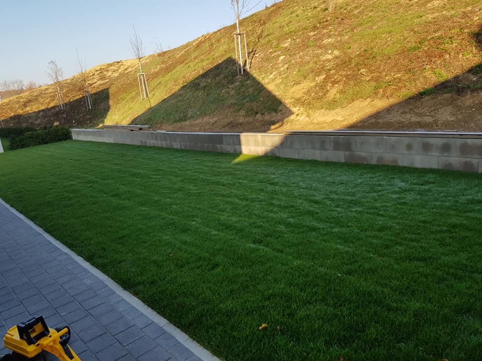 wie-eine-mauer-aus-schalungssteinen-verputzen-322871-2.jpg