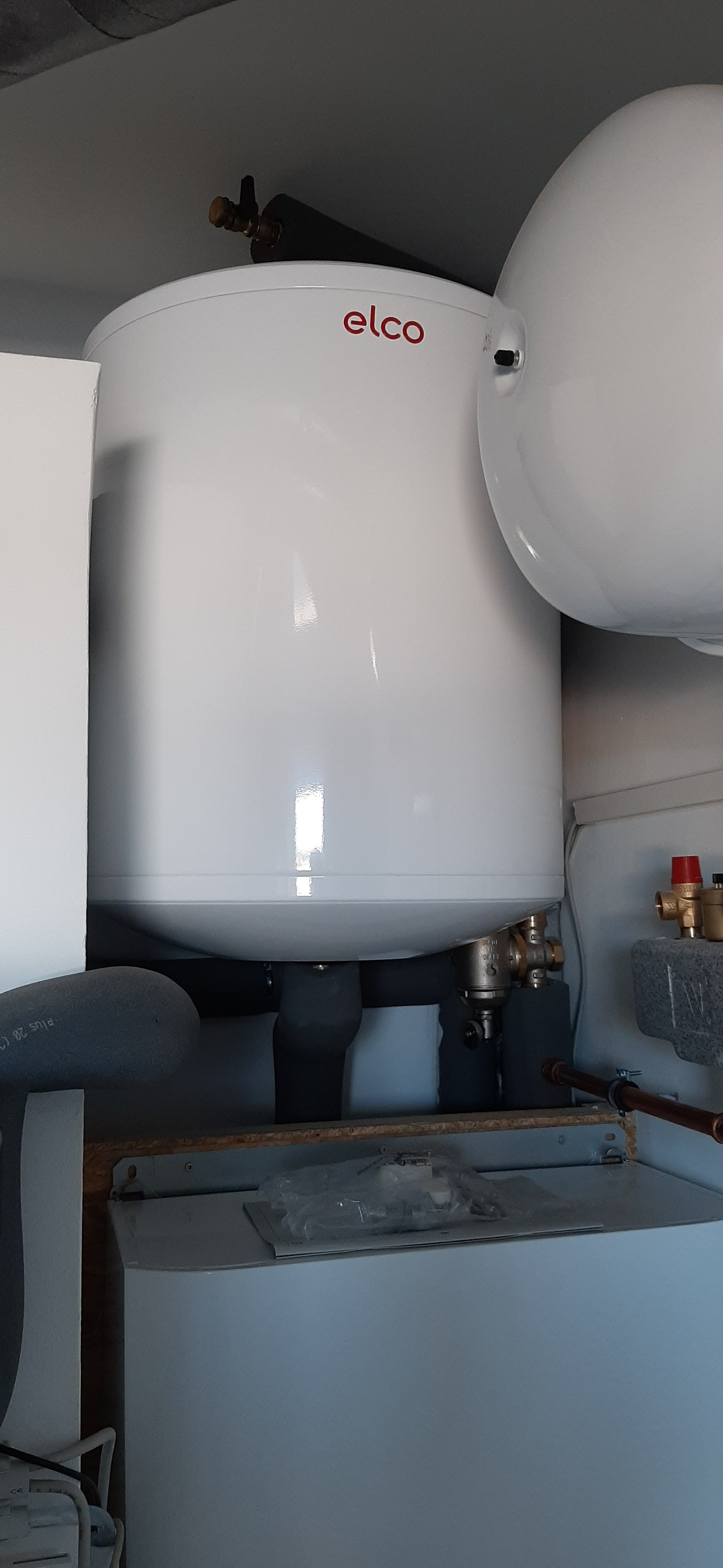 wie-erkennen-ob-fbh-laeuft-err-noch-ohne-thermostatabdeckung-423430-4.jpg