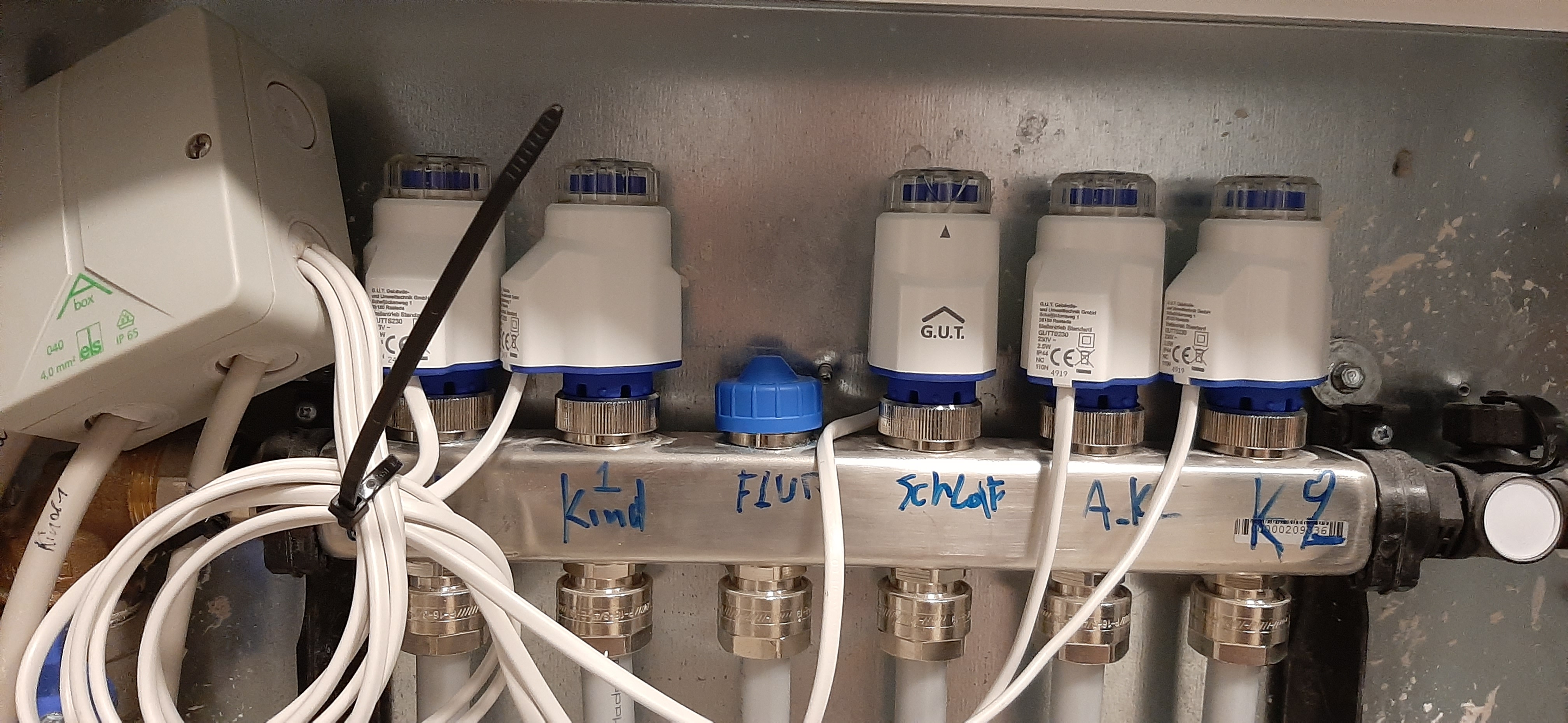 wie-erkennen-ob-fbh-laeuft-err-noch-ohne-thermostatabdeckung-425522-3.jpg