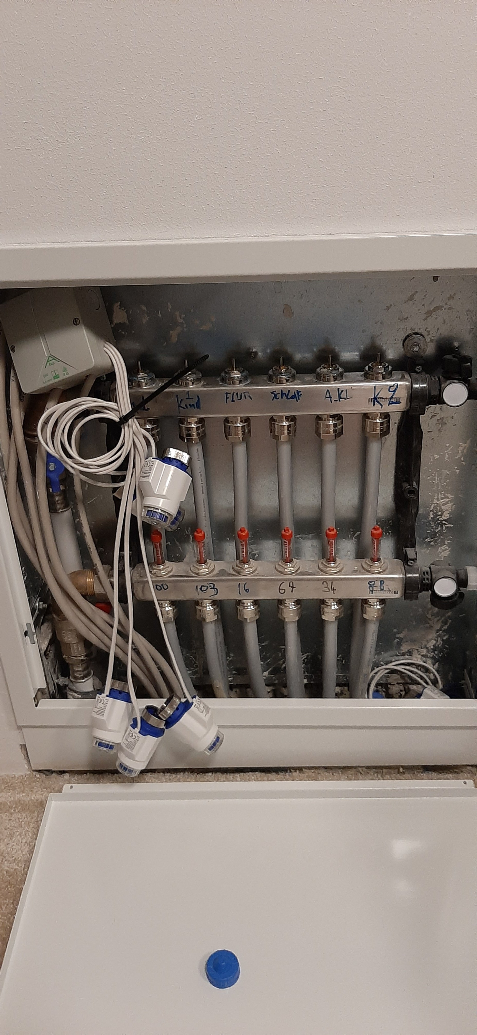 wie-erkennen-ob-fbh-laeuft-err-noch-ohne-thermostatabdeckung-425522-4.jpg