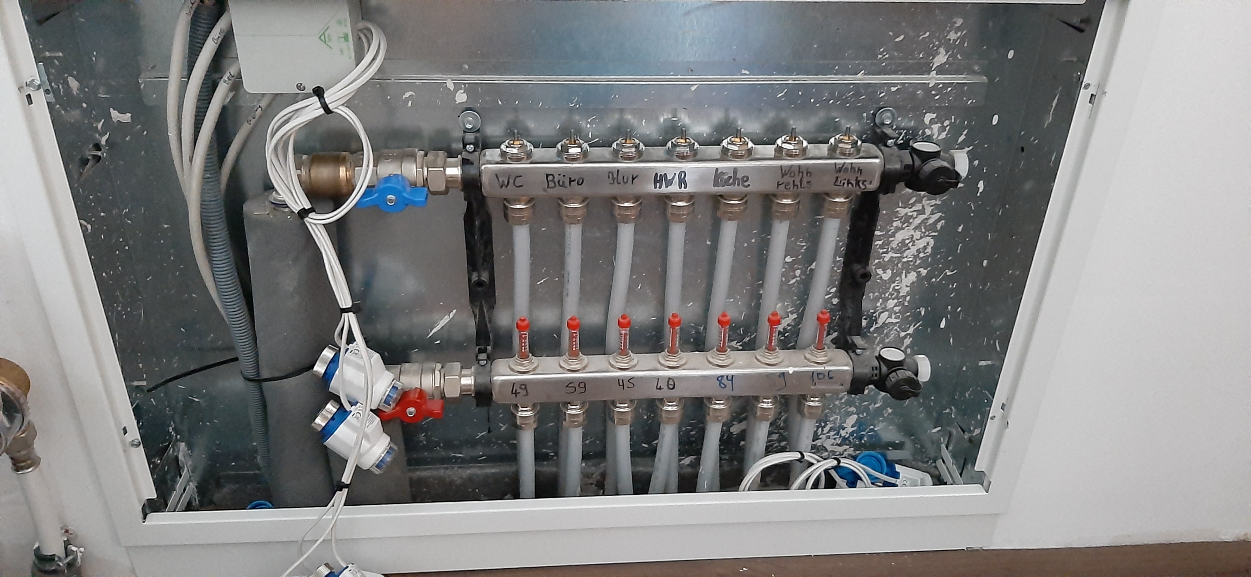 wie-erkennen-ob-fbh-laeuft-err-noch-ohne-thermostatabdeckung-425522-7.jpg