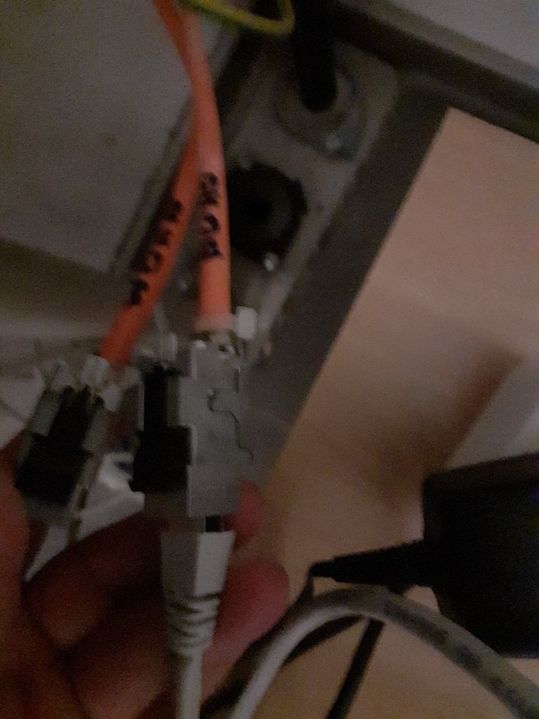 wie-heisst-dieses-kabel-was-da-jetzt-zwischen-den-dosen-haengt-535972-1.jpg