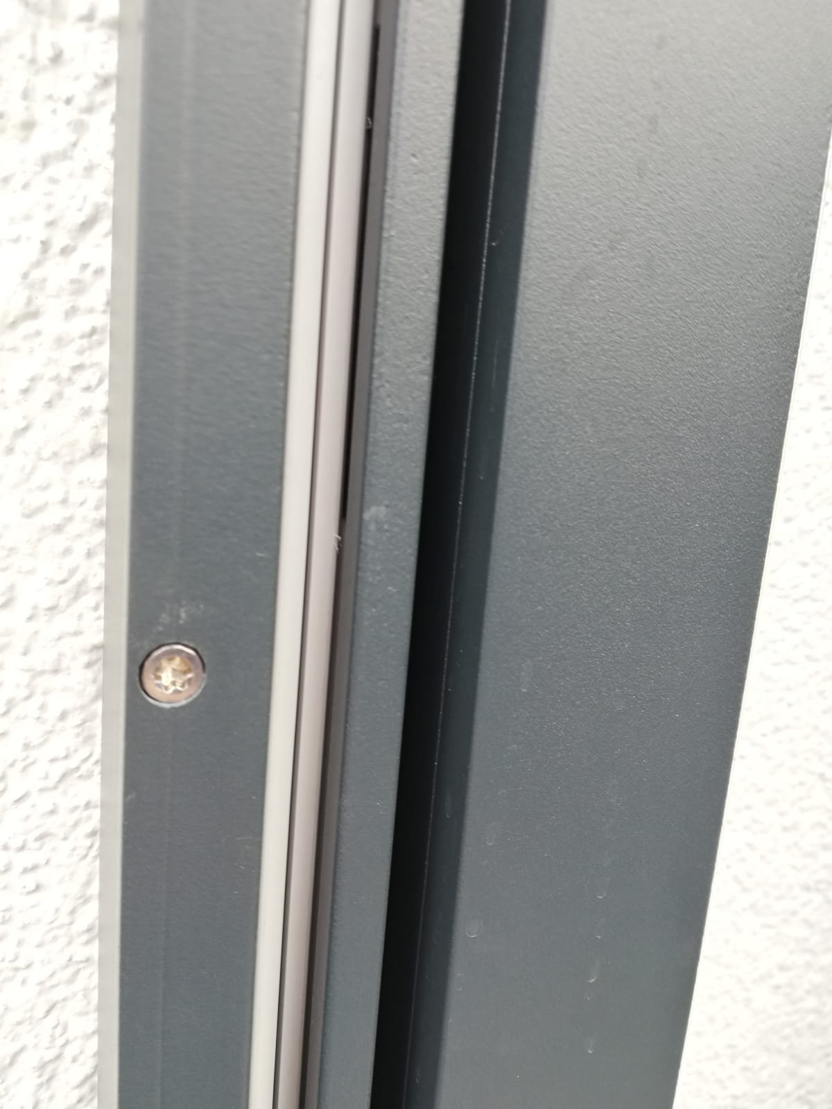 wie-seitenmarkise-an-terrassenueberdachung-befestigen-385369-3.png