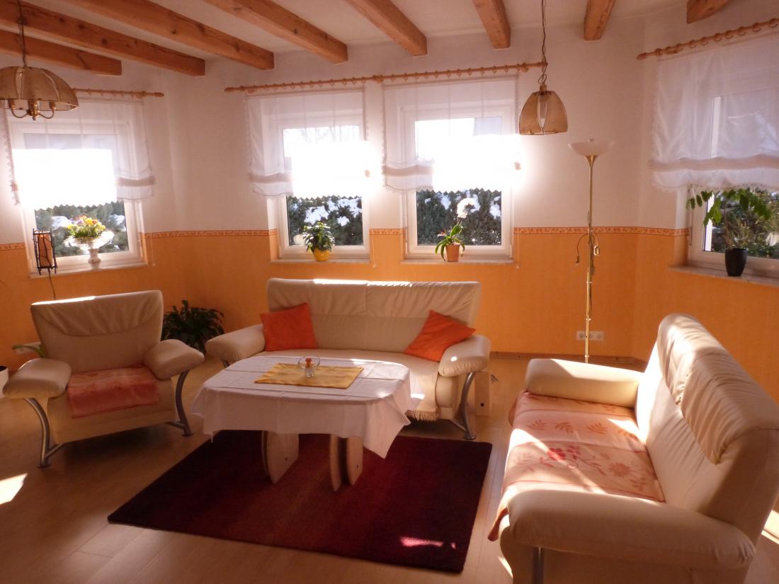 wohnzimmer-boden-und-wandfarbe-43509-1.jpg