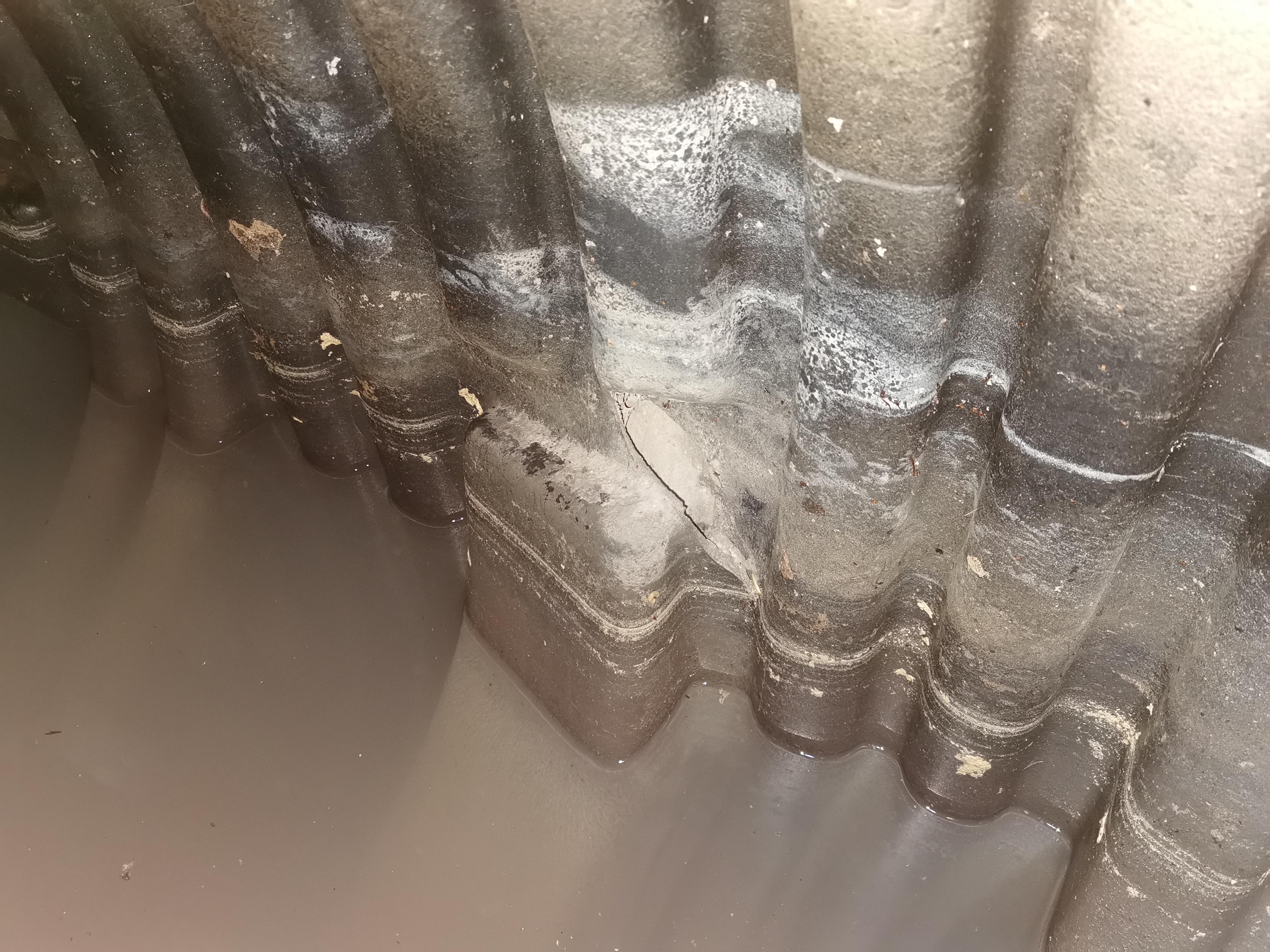 zisterne-pe-kunststoff-gerissen-reparatur-moeglich-410323-2.jpg