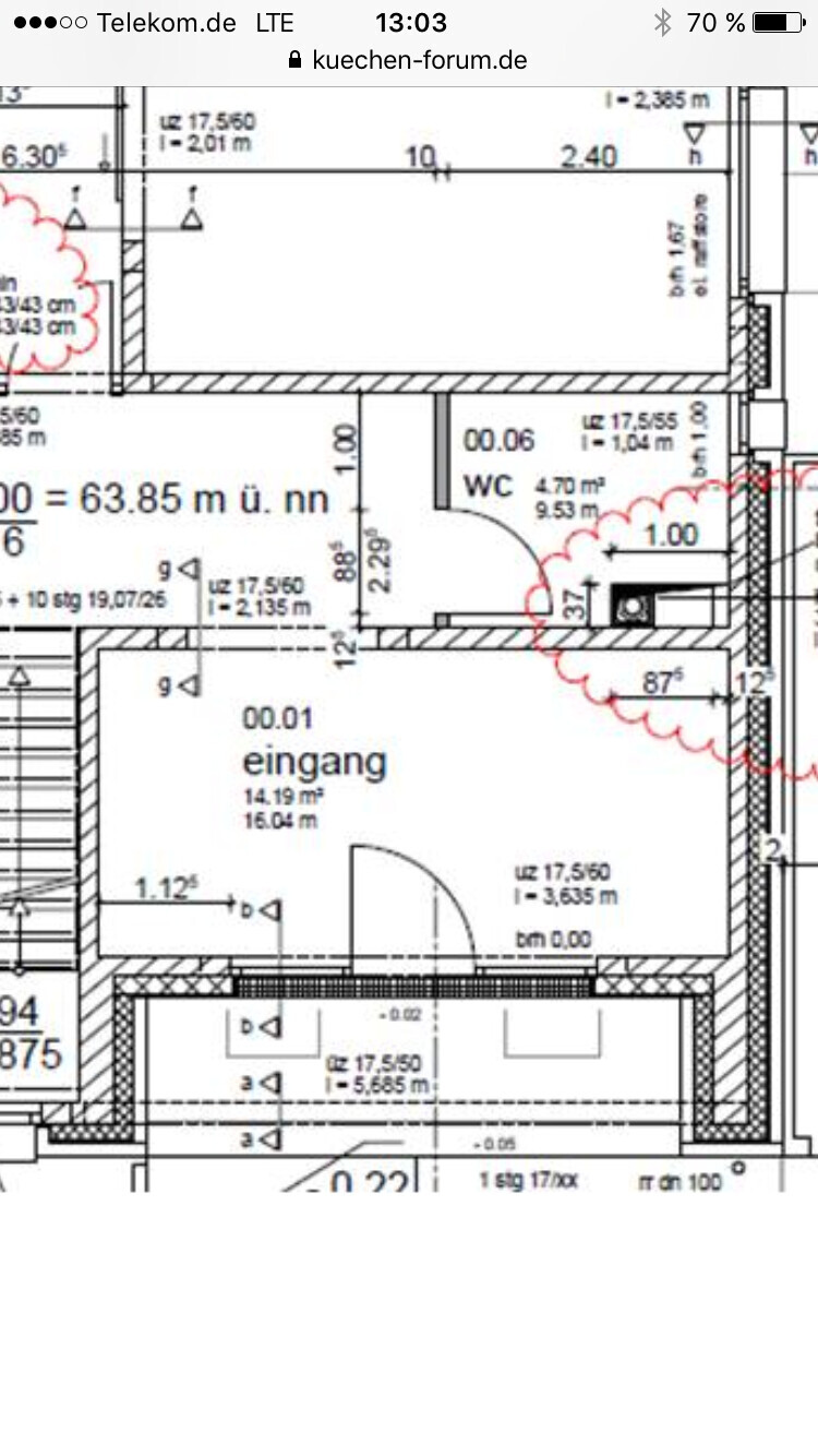 Grundriss eines Bauplans mit Eingang, WC und angrenzenden Räumen sowie Maßangaben in Metern.