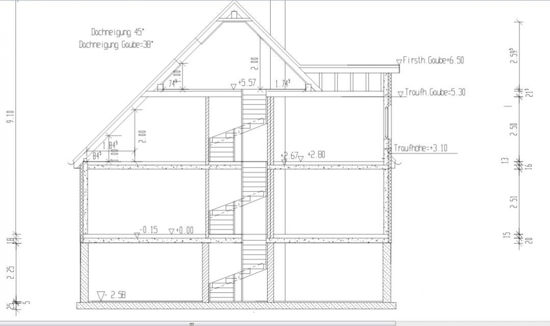 Schnitt durch ein zweigeschossiges Haus mit Treppenhaus, Dachkonstruktion und Fundament