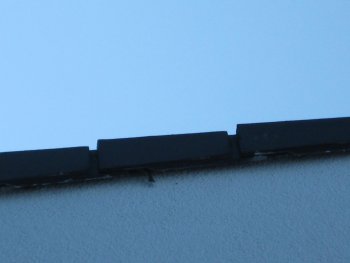 voegel-klauen-daemmung-aus-ungewolltem-spalt-am-haus-52791-3.jpg