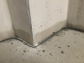 Feuchte Wände in Neubau im Keller - Bauausführungs-Fehler