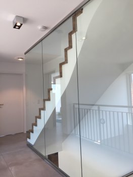 glaser-fliesen-treppen-stoff-gewicht-341525-1.JPG