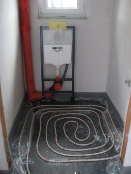Gäste-WC Rohinstallation.JPG