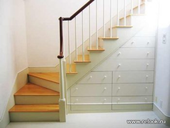 farbgestaltung-der-treppe-im-wohnraum-materialwahl-447594-5.jpg