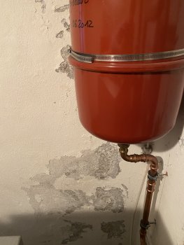 ᐅ Feuchter Keller von innen oder außen?