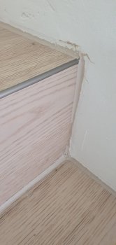 treppe-mit-vinylboden-belegtist-das-so-in-ordnung-624415-3.jpeg