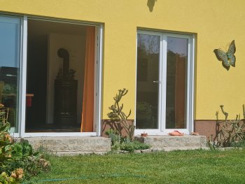 austritte-terrassentueren-und-aussenfensterbaenke-bodentiefe-fenster-630618-1.jpg