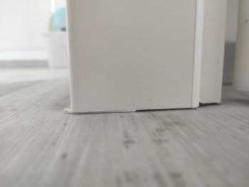 in-der-wand-qietscht-und-knarrt-es-wenn-die-innentuer-geoeffnet-wird-656798-2.jpg
