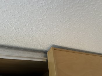 obere-ikea-pax-schiebetuer-laesst-sich-nur-zu-etwa-80-ohne-kraft-oeffnen-662884-2.jpg