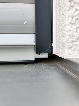 rollladen-lassen-sehr-viel-licht-durch-664706-2.jpg