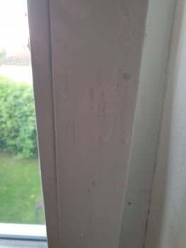 fensterlack-haftet-nicht-auf-untergrund-665770-1.jpg