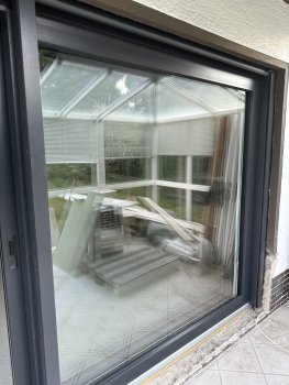 spalt-zwischen-terrassentuer-und-mauerwerk-666478-1.jpeg