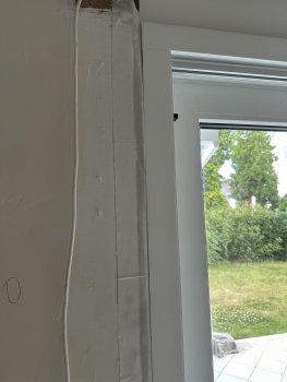spalt-zwischen-terrassentuer-und-mauerwerk-666478-5.jpeg