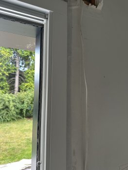 spalt-zwischen-terrassentuer-und-mauerwerk-666478-6.jpeg