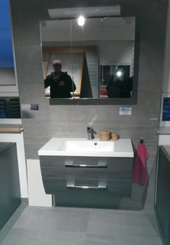 dusche-waschbecken-bad-toilette-146338-3.jpg