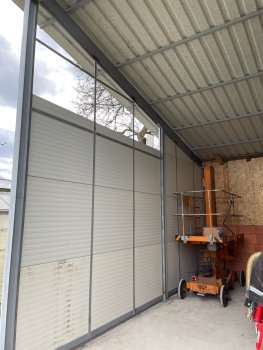 fenstereinbau-bei-sandwichplatten-685914-1.jpeg