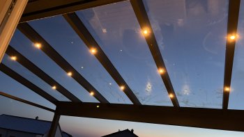 mini-led-spots-fuer-terrassenueberdachung-686321-1.jpeg