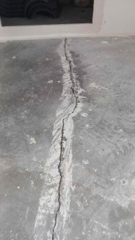 grosse-risse-in-zech-betonplatte-dachgeschoss-687962-4.jpg