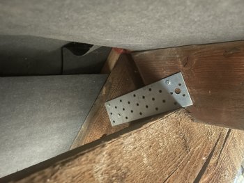 zangen-im-sparrendach-entfernen-moeglich-und-ungefaehrlich-688805-2.jpeg