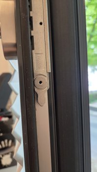 schnaepper-an-leichtmetall-fenstern-nachruesten-689807-2.jpg
