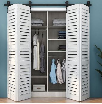 nische-mit-falttueren-abtrennen-closet-space-690581-1.JPG