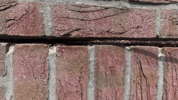 garagen-und-fenstersturz-hat-riss-692058-1.jpeg