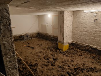 altbaustreifenfundament-bopla-wasser-lehmboden-drainage-692189-3.jpg