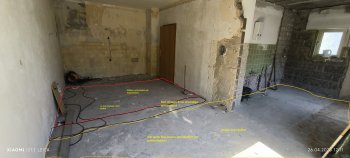 schiefen-boden-mit-fliessestrich-ausgleichen-692260-2.jpg